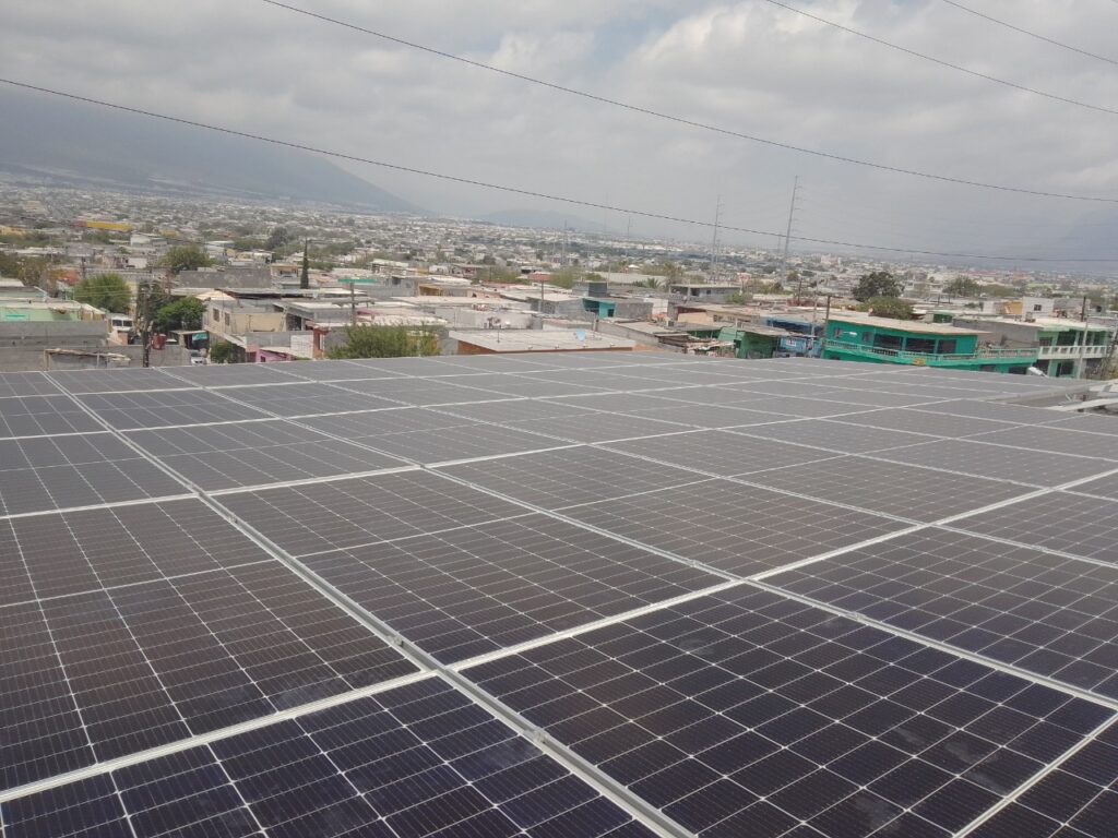 instalación de paneles solares PITEC